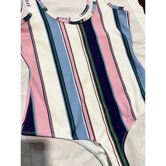 Guess logo Women's striped White/Pink scoop back thong Bodysuit snap closure EUC - Picture 10 of 11